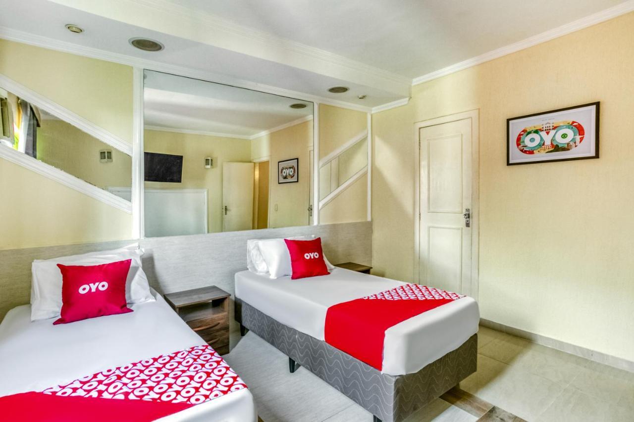 Oyo Nobs Hotel, Сан-Жуан-ди-Мерити Экстерьер фото