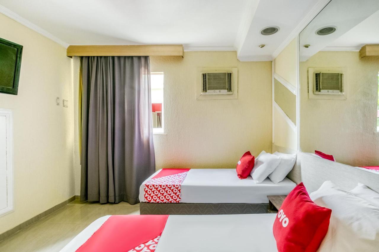 Oyo Nobs Hotel, Сан-Жуан-ди-Мерити Экстерьер фото