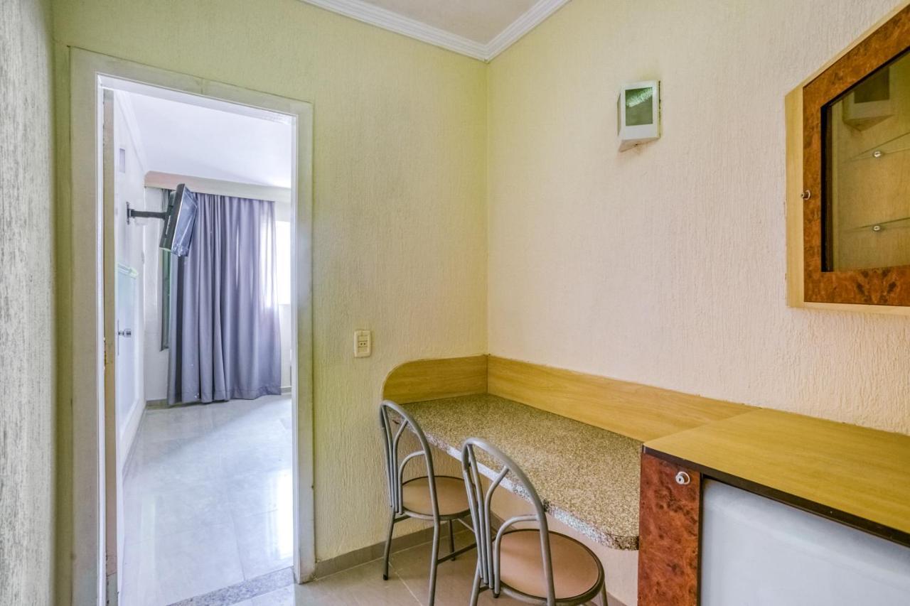 Oyo Nobs Hotel, Сан-Жуан-ди-Мерити Экстерьер фото