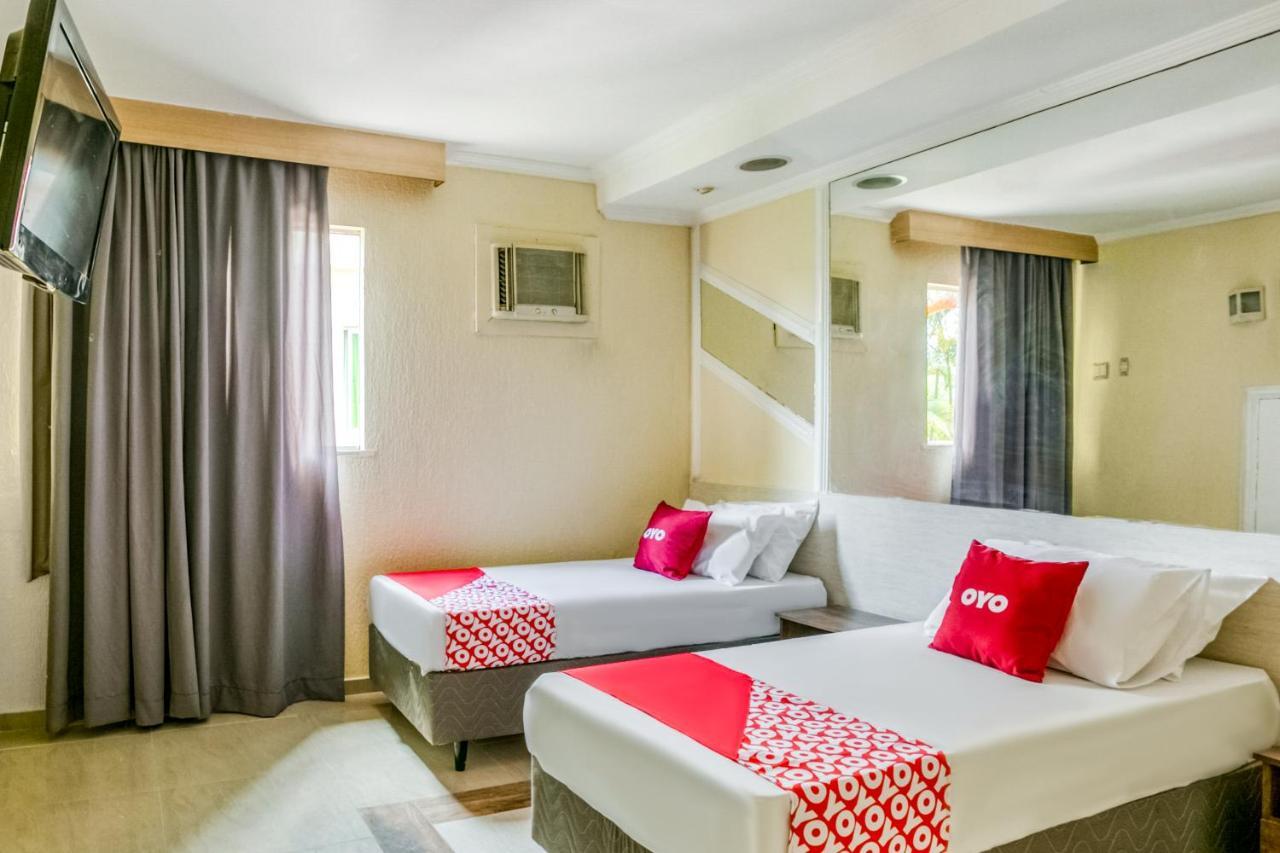 Oyo Nobs Hotel, Сан-Жуан-ди-Мерити Экстерьер фото
